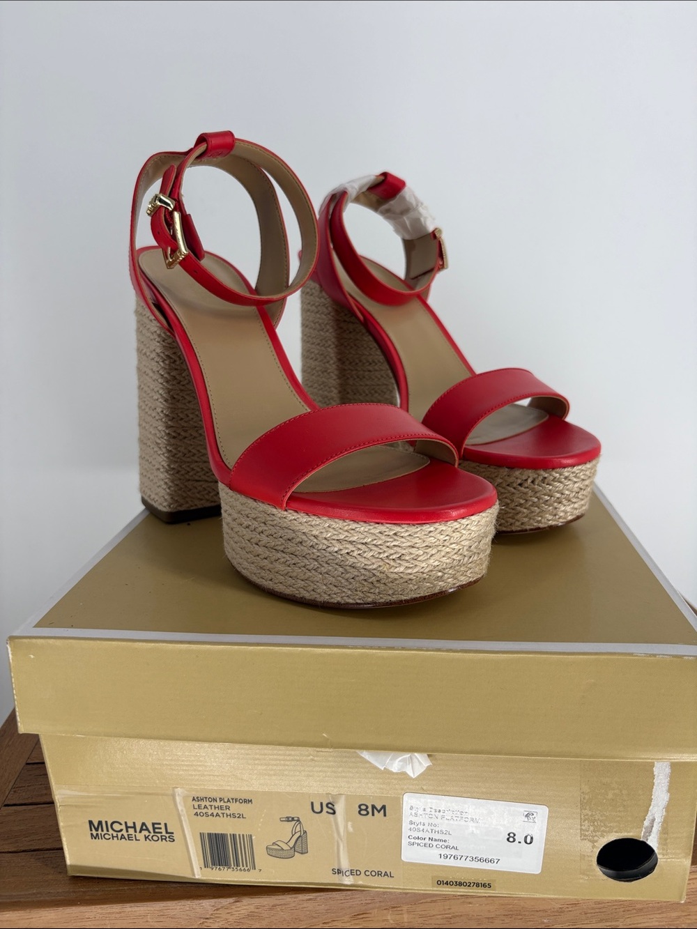 New Michael Kors Red LeatherAshton Platform size 8 Retial $ 155